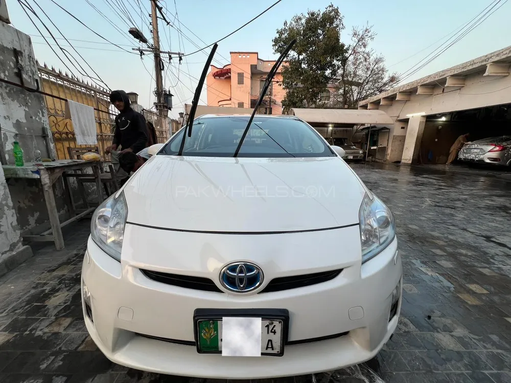 Toyota Prius 2011 for Sale in Lahore Image-1