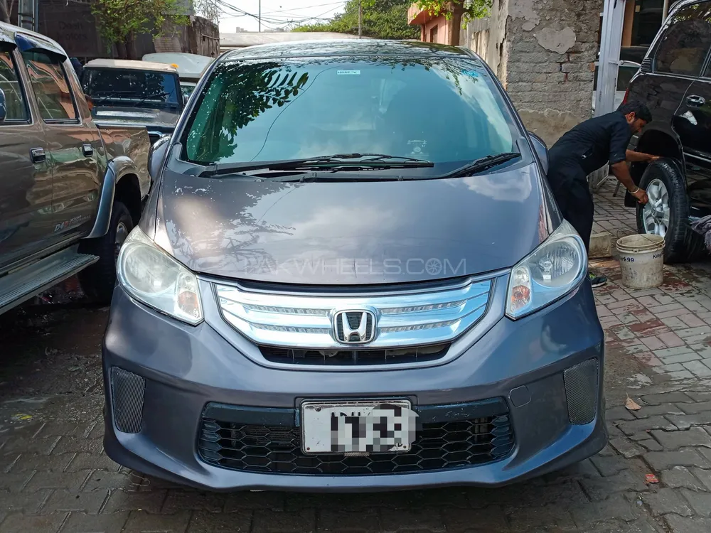 Honda Freed 2013 for Sale in Islamabad Image-1
