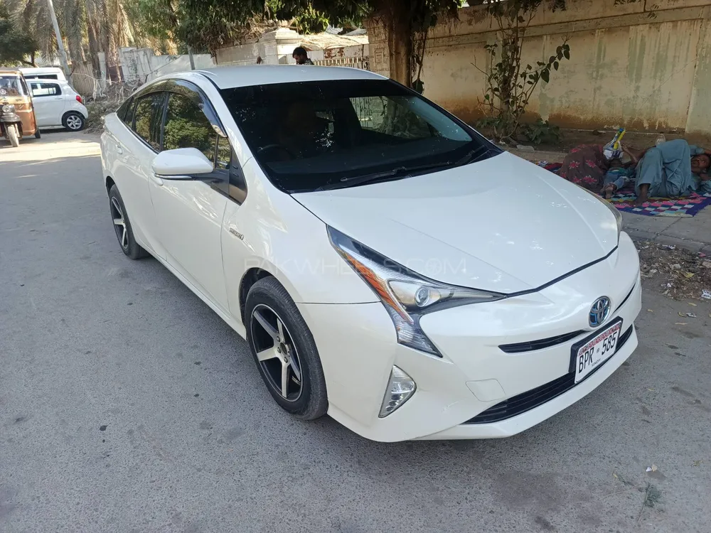 Toyota Prius 2016 for Sale in Karachi Image-1