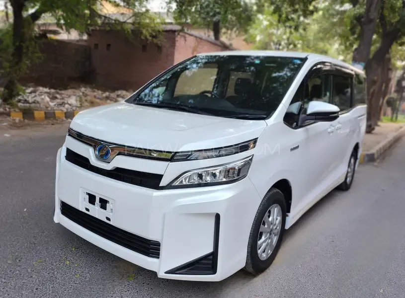 Toyota Voxy 2019 for Sale in Lahore Image-1