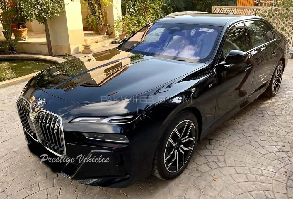 BMW 7 Series 2023 for Sale in Karachi Image-1