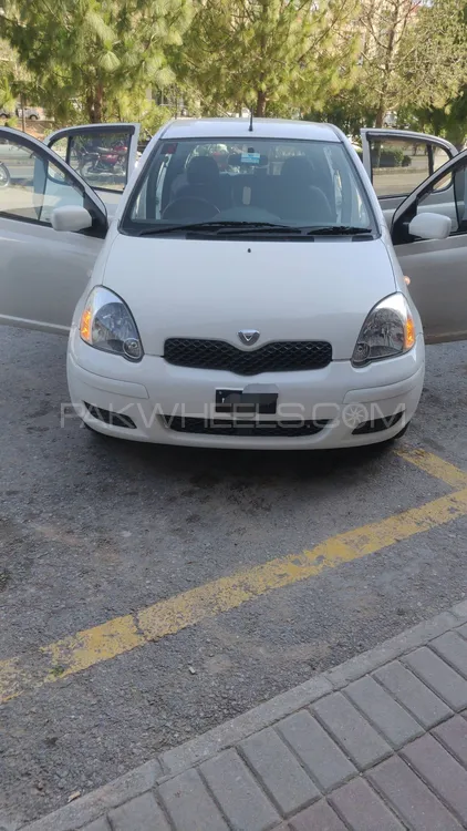 Toyota Vitz 2002 for Sale in Wah cantt Image-1