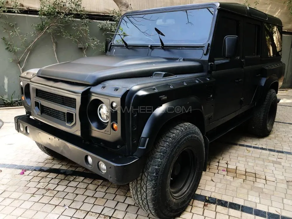 Land Rover Defender 1982 for Sale in Karachi Image-1