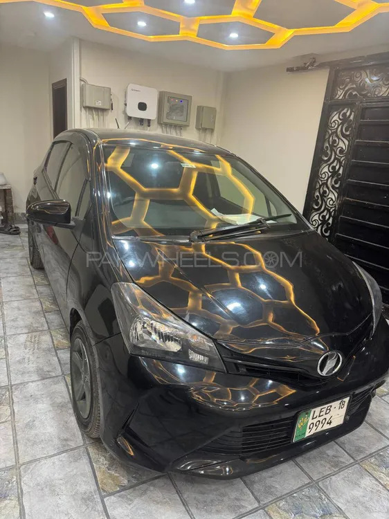 Toyota Vitz 2018 for Sale in Sialkot Image-1