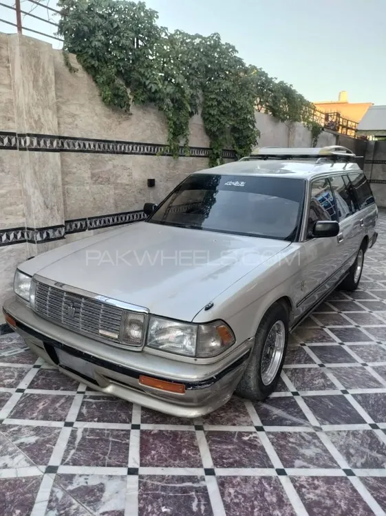 Toyota Crown 1984 for Sale in Hyderabad Image-1