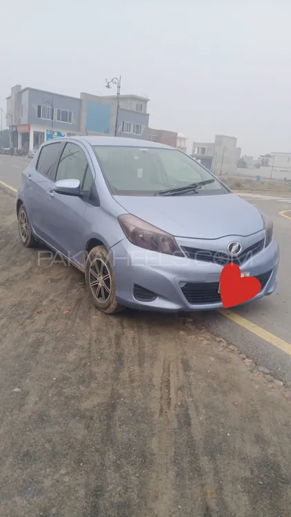 Toyota Vitz 2013 for Sale in Faisalabad Image-1