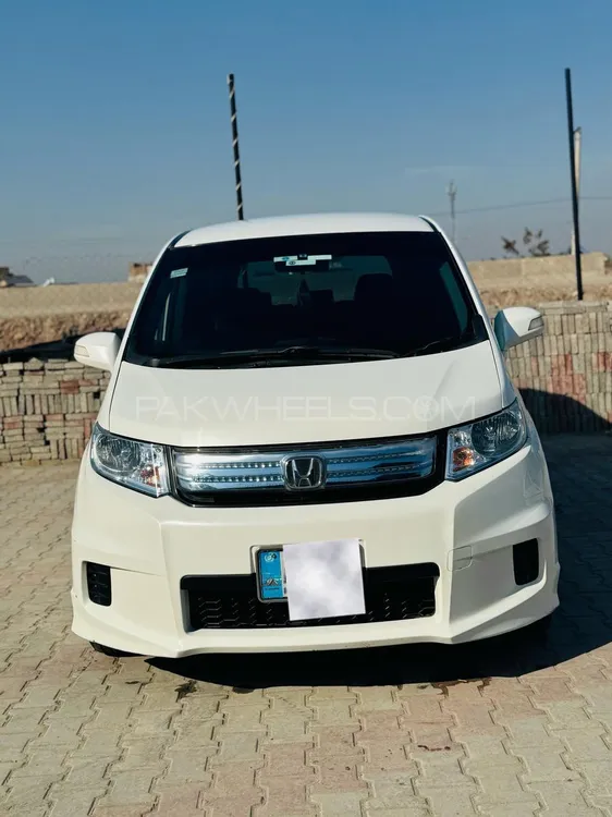 Honda Freed 2013 for Sale in Peshawar Image-1