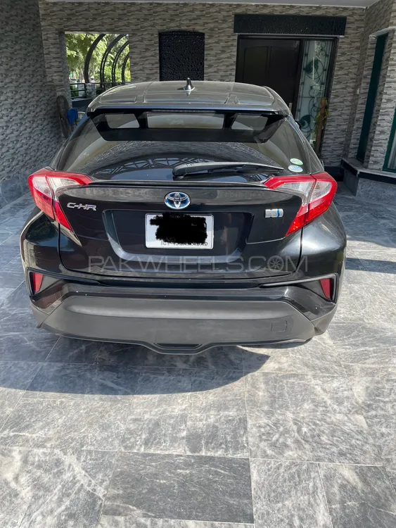 Toyota C-HR 2017 for Sale in Lahore Image-1