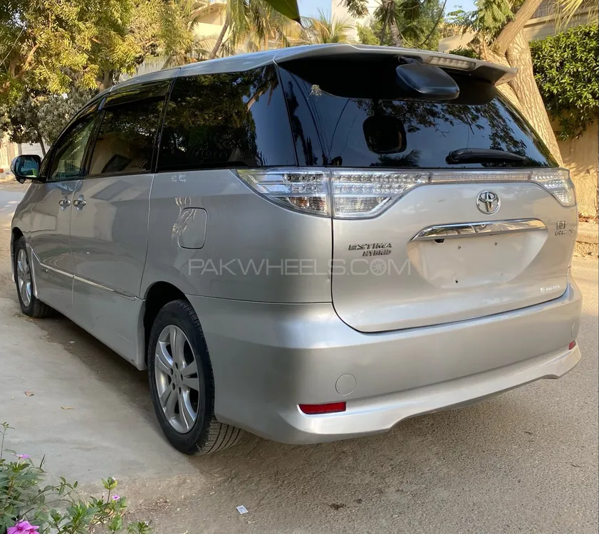 Toyota Estima 2011 for Sale in Karachi Image-1
