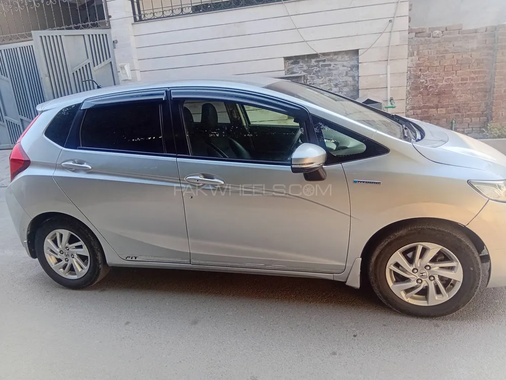 Honda Fit 2014 for Sale in Karachi Image-1