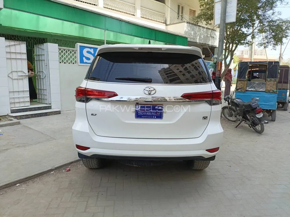 Toyota Fortuner 2021 for Sale in Karachi Toyota Fortuner 2021 for Sale in Karachi Image-5