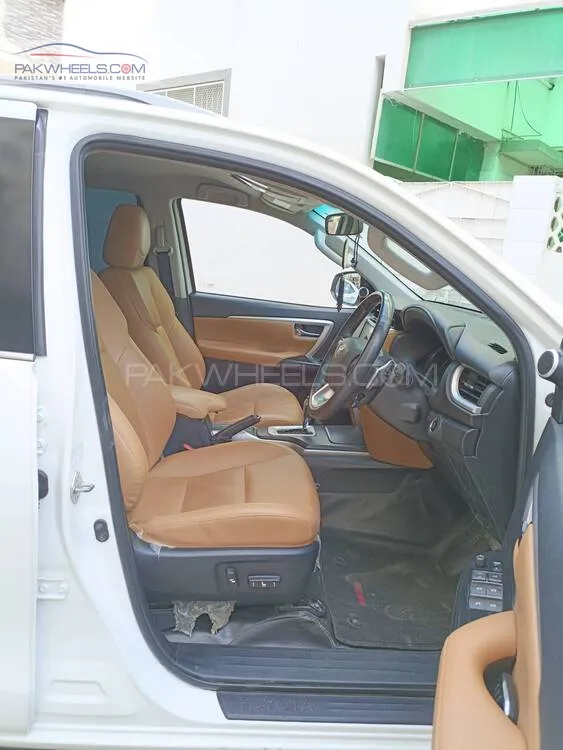 Toyota Fortuner 2021 for Sale in Karachi Toyota Fortuner 2021 for Sale in Karachi Image-10