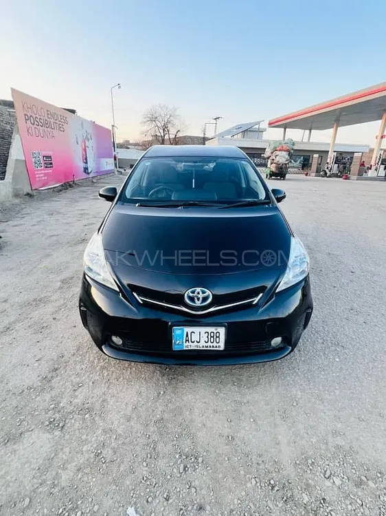 Toyota Prius Alpha 2013 for Sale in Peshawar Image-1