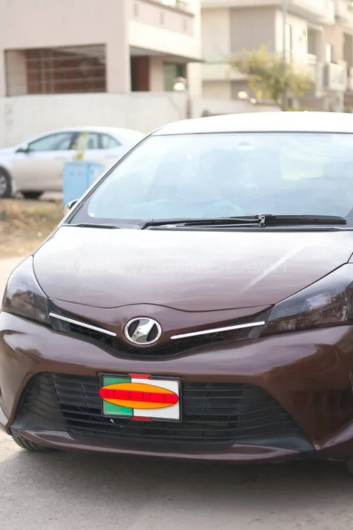 Toyota Vitz 2015 for Sale in Peshawar Image-1