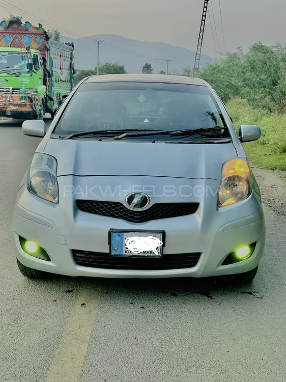 Toyota Vitz 2009 for Sale in Peshawar Image-1