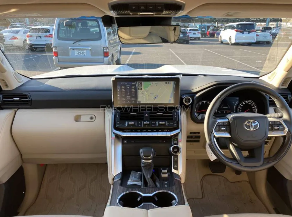 Toyota Land Cruiser 2022 for Sale in Gujranwala Toyota Land Cruiser 2022 for Sale in Gujranwala Image-10