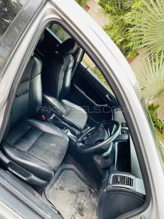 ہونڈا اکارڈ 2003 for Sale in لاہور ہونڈا اکارڈ 2003 for Sale in لاہور Image-10
