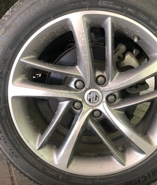 MG Alloy rim & Bridgestone Tyre  Image-1