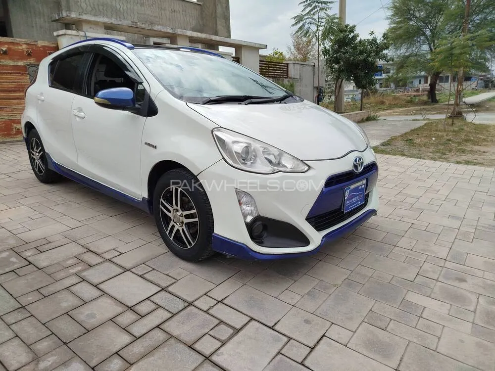 ٹویوٹا اکوا 2015 for Sale in اسلام آباد ٹویوٹا اکوا 2015 for Sale in اسلام آباد Image-2