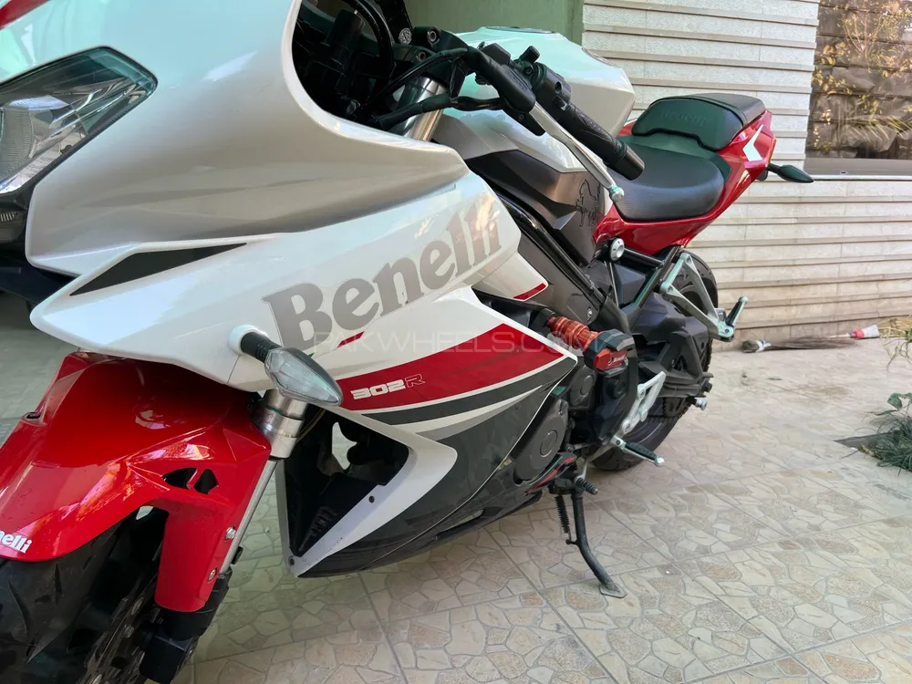Benelli 302 R 2018 for Sale Benelli 302 R 2018 for Sale Image-7