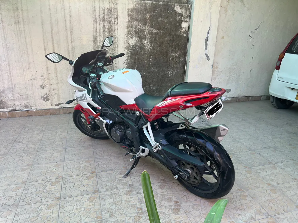 Benelli 302 R 2018 for Sale Benelli 302 R 2018 for Sale Image-2