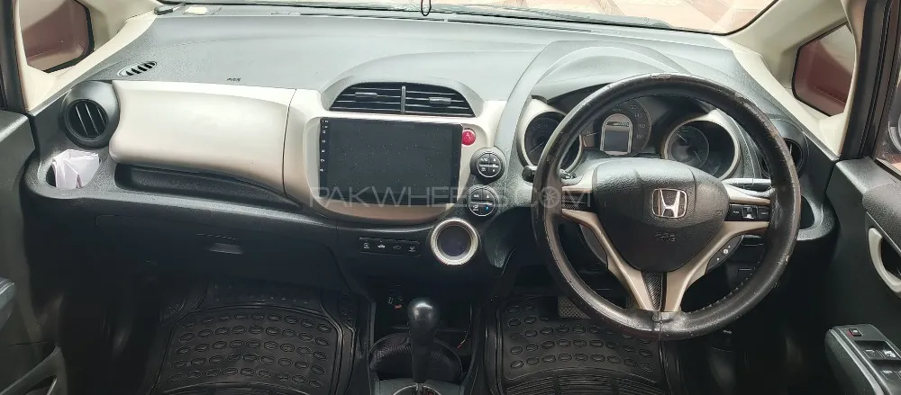 Honda Fit 2011 for Sale in Faisalabad Image-1