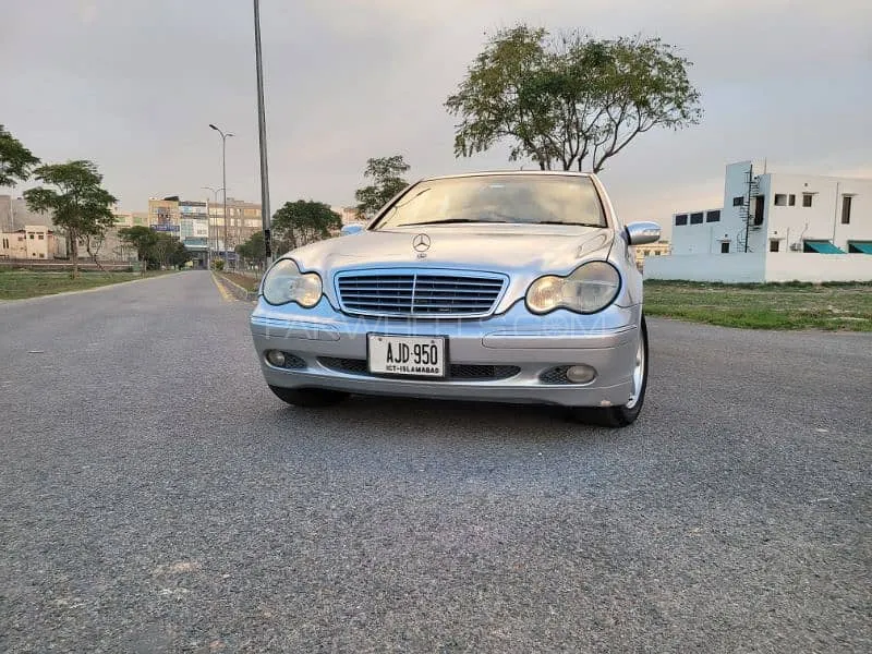 Mercedes Benz C Class 2002 for Sale in Lahore Image-1