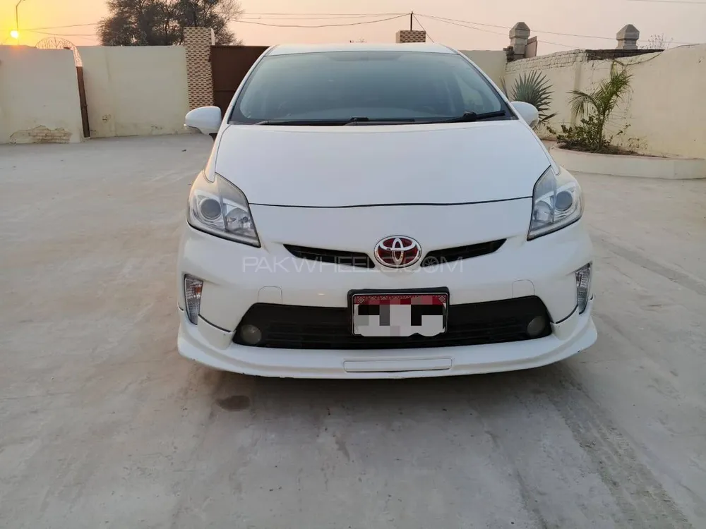 Toyota Prius 2013 for Sale in Multan Image-1