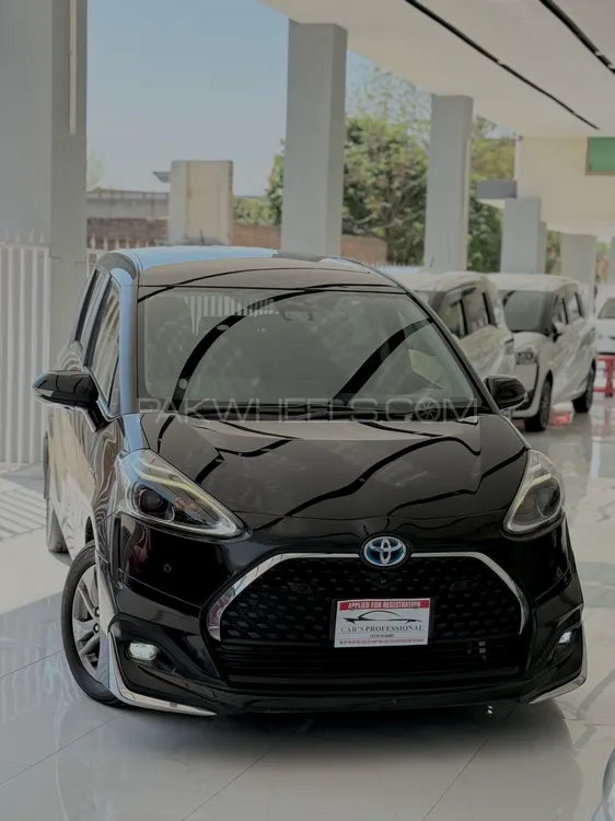Toyota Sienta 2018 for Sale in Peshawar Image-1