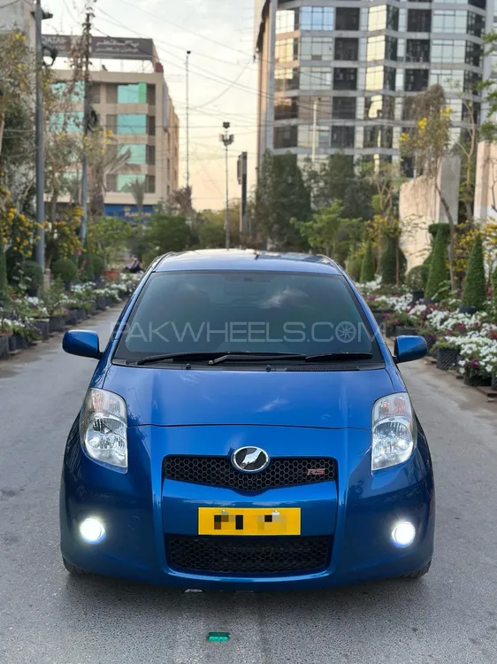Toyota Vitz 2011 for Sale in Karachi Image-1