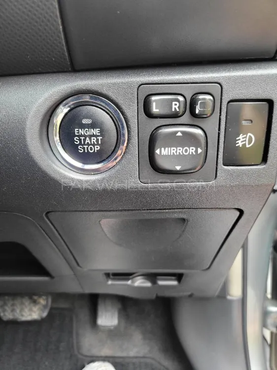 Toyota Vitz 2012 for Sale in Lahore Image-1