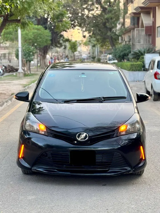 Toyota Vitz 2015 for Sale in Faisalabad Image-1