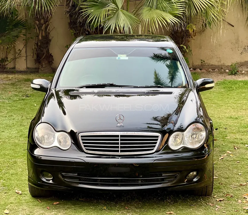 Mercedes Benz C Class 2006 for Sale in Lahore Image-1