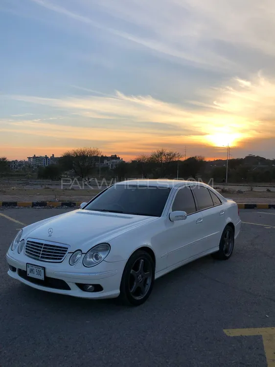 Mercedes Benz E Class 2004 for Sale in Islamabad Image-1