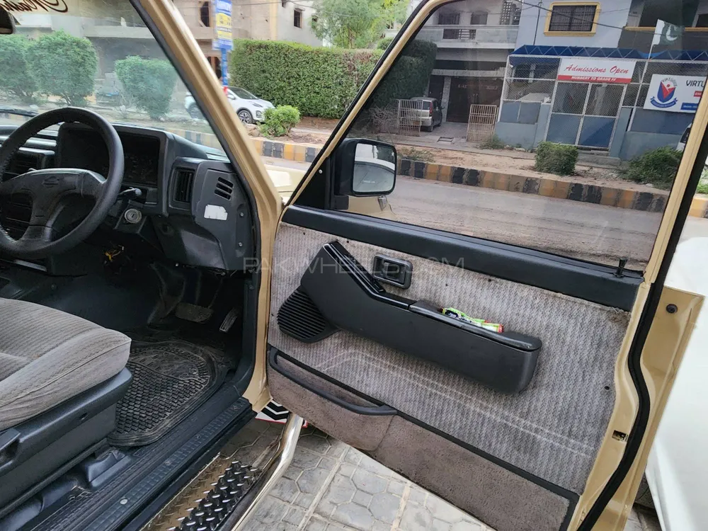 Nissan Patrol 1984 for Sale in Karachi Nissan Patrol 1984 for Sale in Karachi Image-10