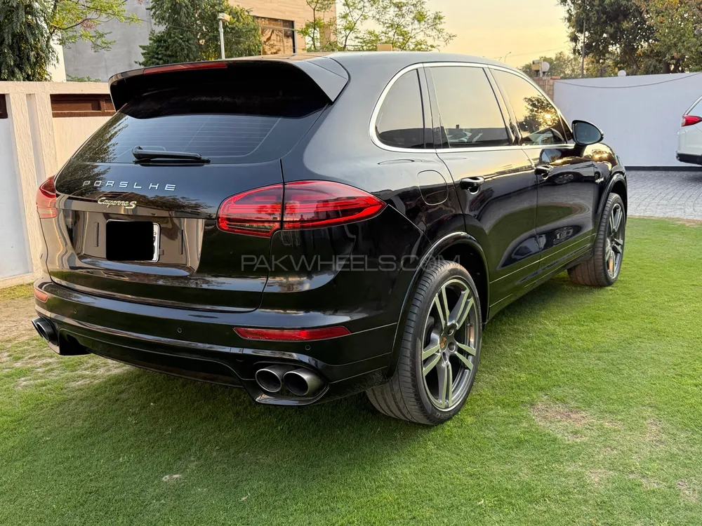 Porsche Cayenne 2015 for Sale in Lahore Porsche Cayenne 2015 for Sale in Lahore Image-4