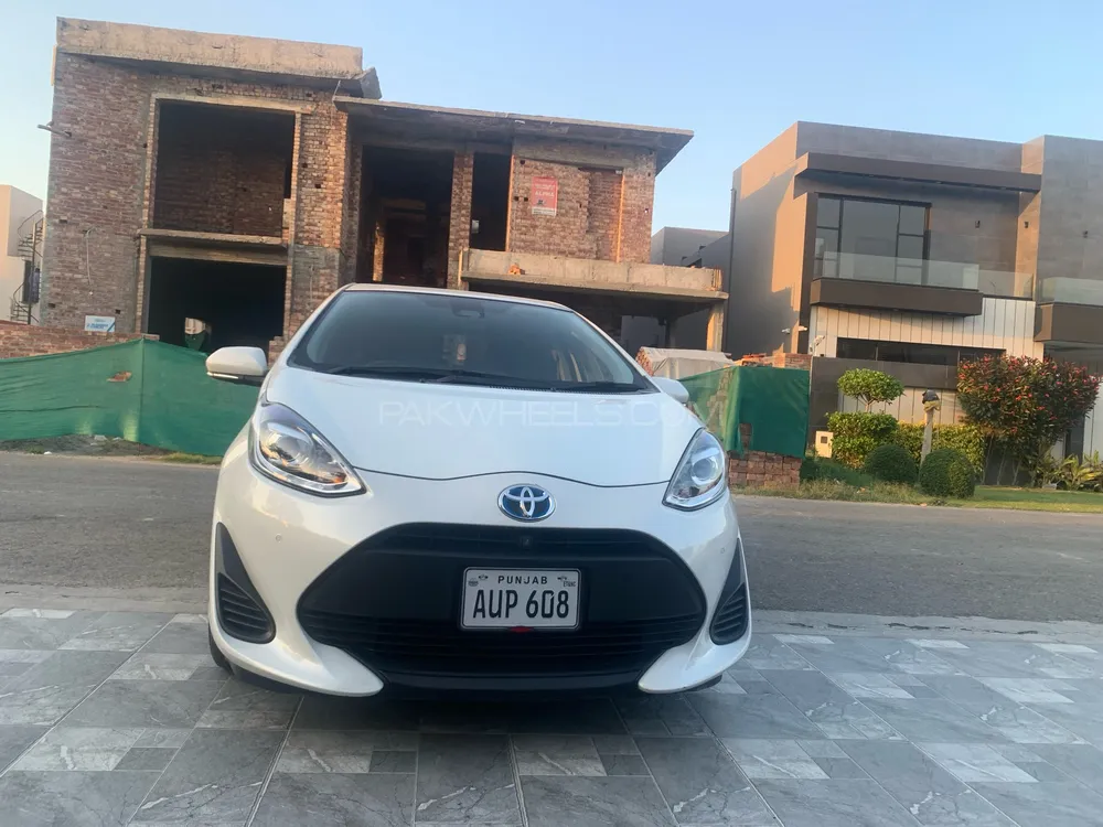 Toyota Aqua 2021 for Sale in Lahore Image-1