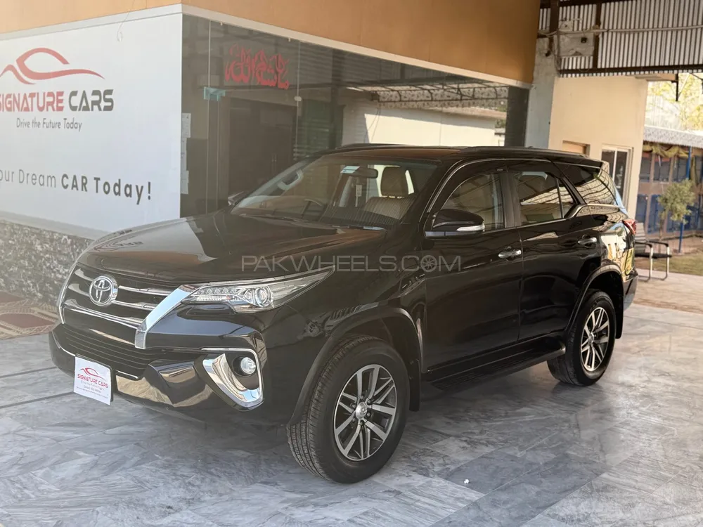 Toyota Fortuner 2017 for Sale in Islamabad Image-1