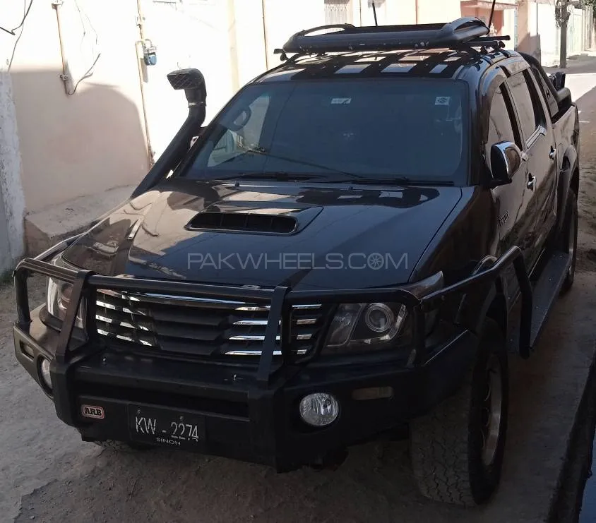 Toyota Hilux 2013 for Sale in Haripur Image-1