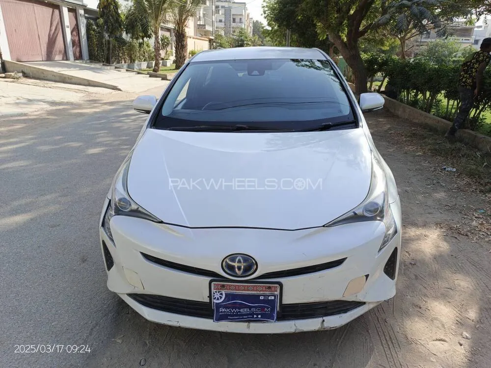 ٹویوٹا پریوس 2015 for Sale in کراچی Image-1