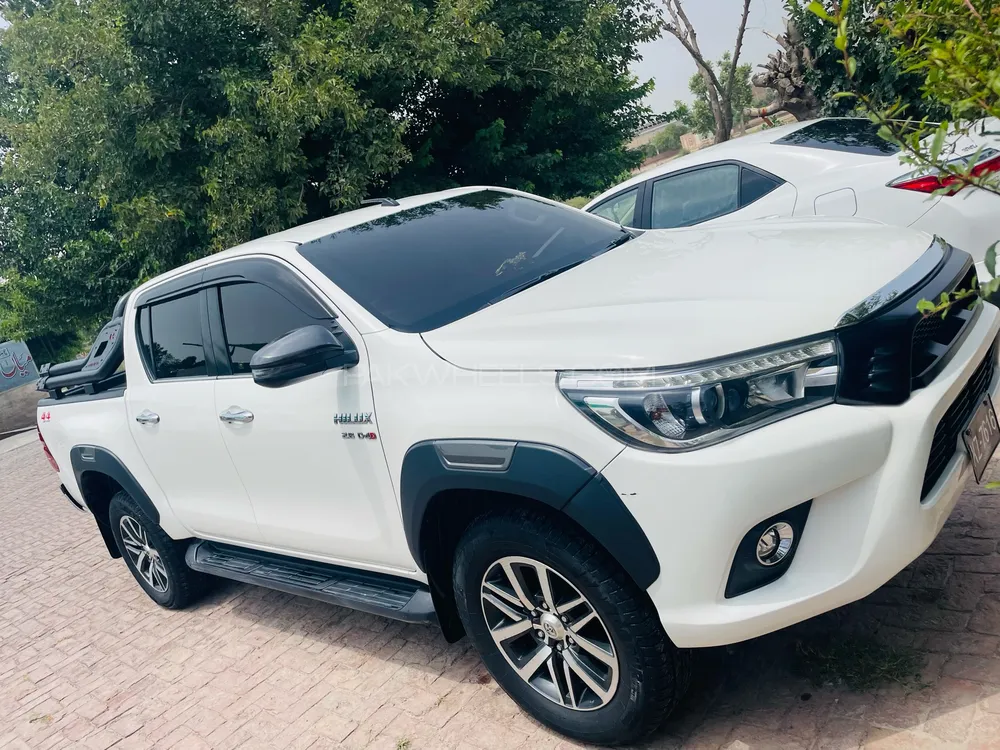 Toyota Hilux 2021 for Sale in Kamalia Image-1
