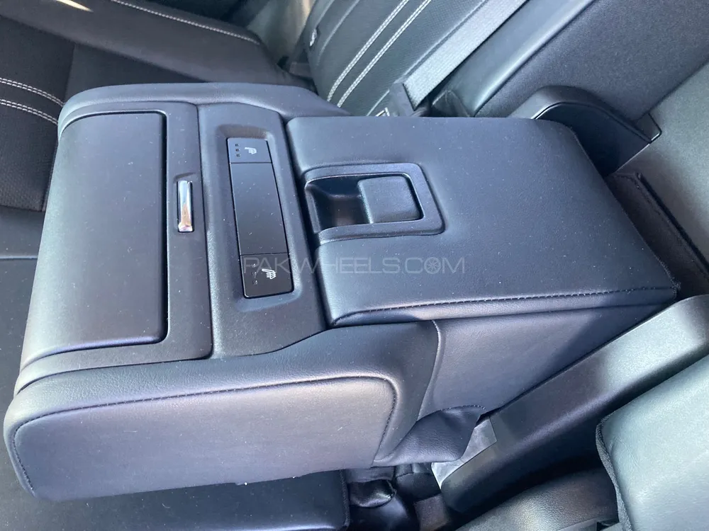 Lexus RX Series 2018 for Sale in Lahore Lexus RX Series 2018 for Sale in Lahore Image-16