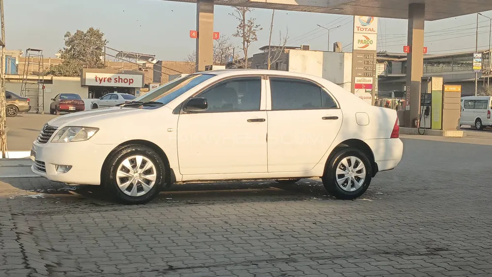 Toyota Corolla 2004 for Sale in Peshawar Image-1