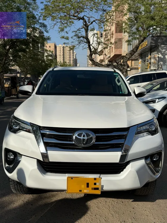 Toyota Fortuner 2020 for Sale in Karachi Image-1