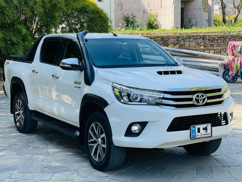 Toyota Hilux 2017 for Sale in Islamabad Image-1