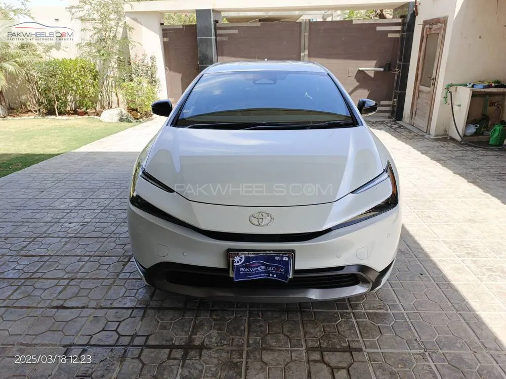Toyota Prius 2023 for Sale in Karachi Image-1