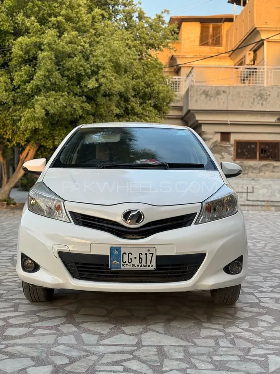 Toyota Vitz 2011 for Sale in Peshawar Image-1