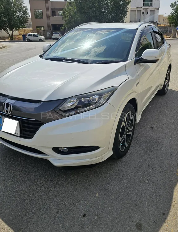 Honda Vezel 2015 for Sale in Karachi Image-1