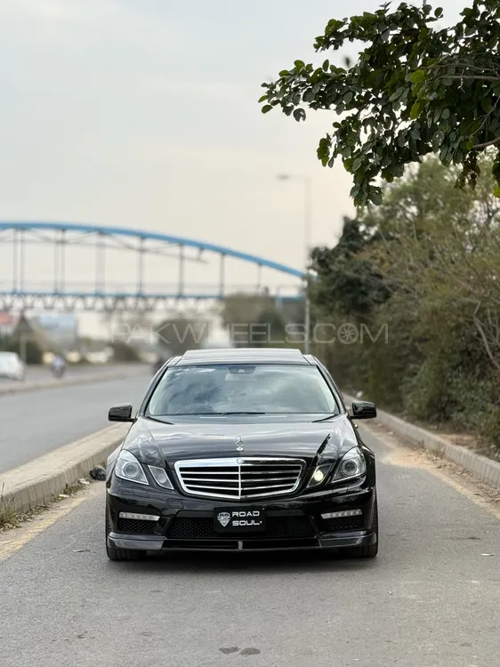 Mercedes Benz E Class 2011 for Sale in Lahore Image-1