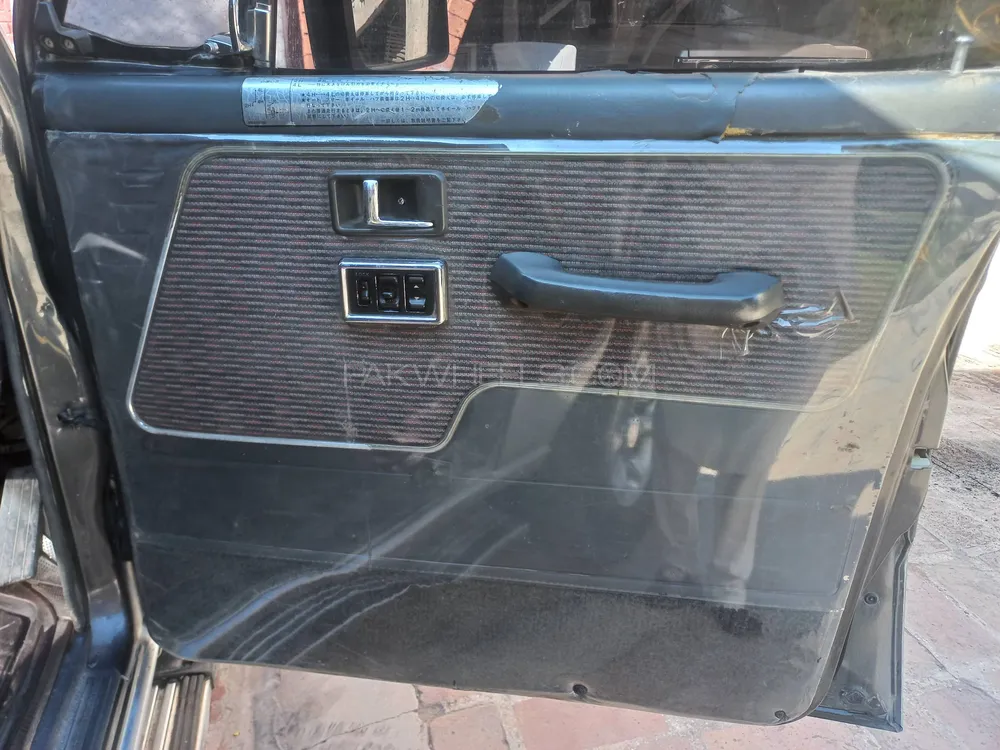 Mitsubishi Pajero 1989 for Sale in Peshawar Mitsubishi Pajero 1989 for Sale in Peshawar Image-15